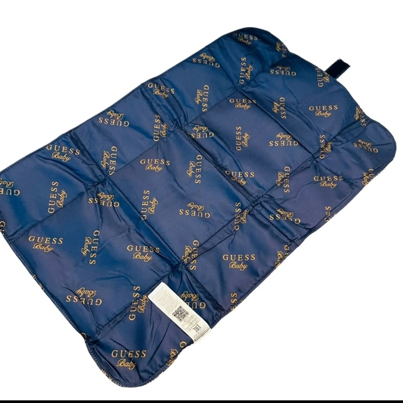 Extremely RARE HTF   Guess 3 way diaper bag - Picture 5 of 11